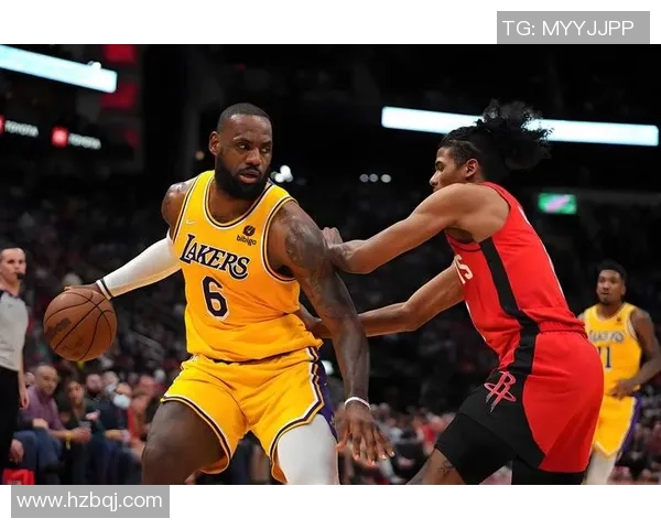 火箭队与湖人激战8月7号赛场精彩瞬间回顾与分析